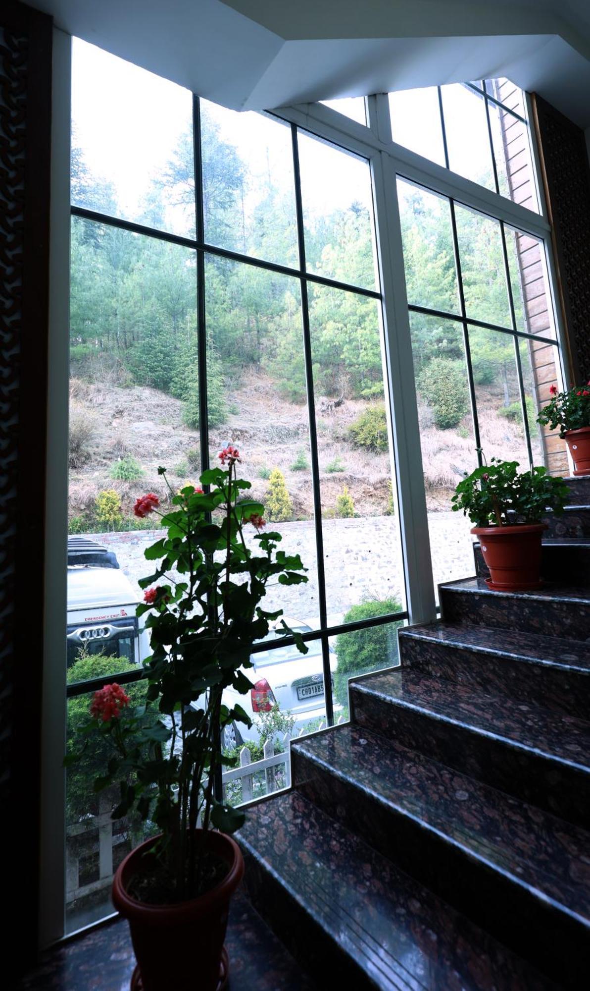 The Retreat Mashobra, Shimla Hotel Eksteriør billede